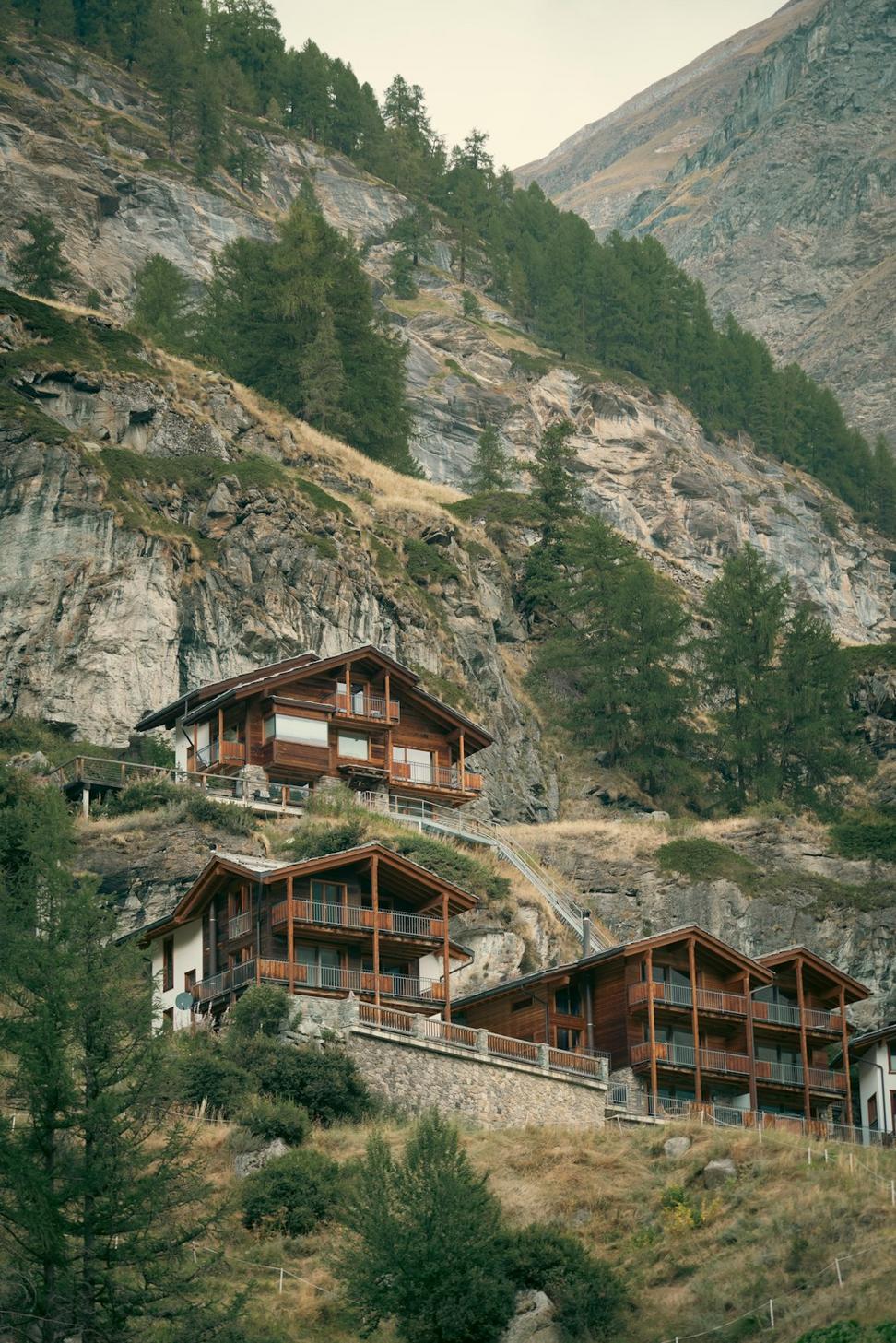 Commercial mountain architecture